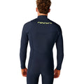 Traje de neopreno Rip Curl Dawn Patrol Pro Chest Zip 4/3 Navy, vista lateral de tres cuartos mostrando el ajuste general y el logo Rip Curl en el pecho.