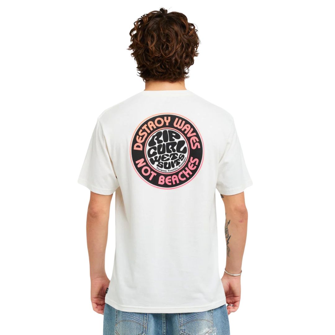 Camiseta Rip Curl Destroy Series color Bone vista de espalda, con estampado grande del logo circular Destroy Waves Not Beaches en la zona dorsal.