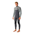 Traje de surf RIP CURL E-BOMB ZIP FREE 4/3 en Charcoal Grey, vista frontal en ángulo mostrando el diseño bicolor gris, el logotipo RIP CURL en el pecho y el parche circular en la manga.