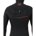 Rip Curl F-Bomb Fusion Chest Zip Hood 4/3 negro, primer plano de la espalda y la capucha, mostrando el texto Fusion Dry Seam y el logo Rip Curl en rojo.