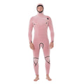 Forro interior del traje Rip Curl F-Bomb Fusion Chest Zip Hood 4/3, mostrado en tono rosa afelpado con capucha, vista frontal completa sobre el cuerpo.