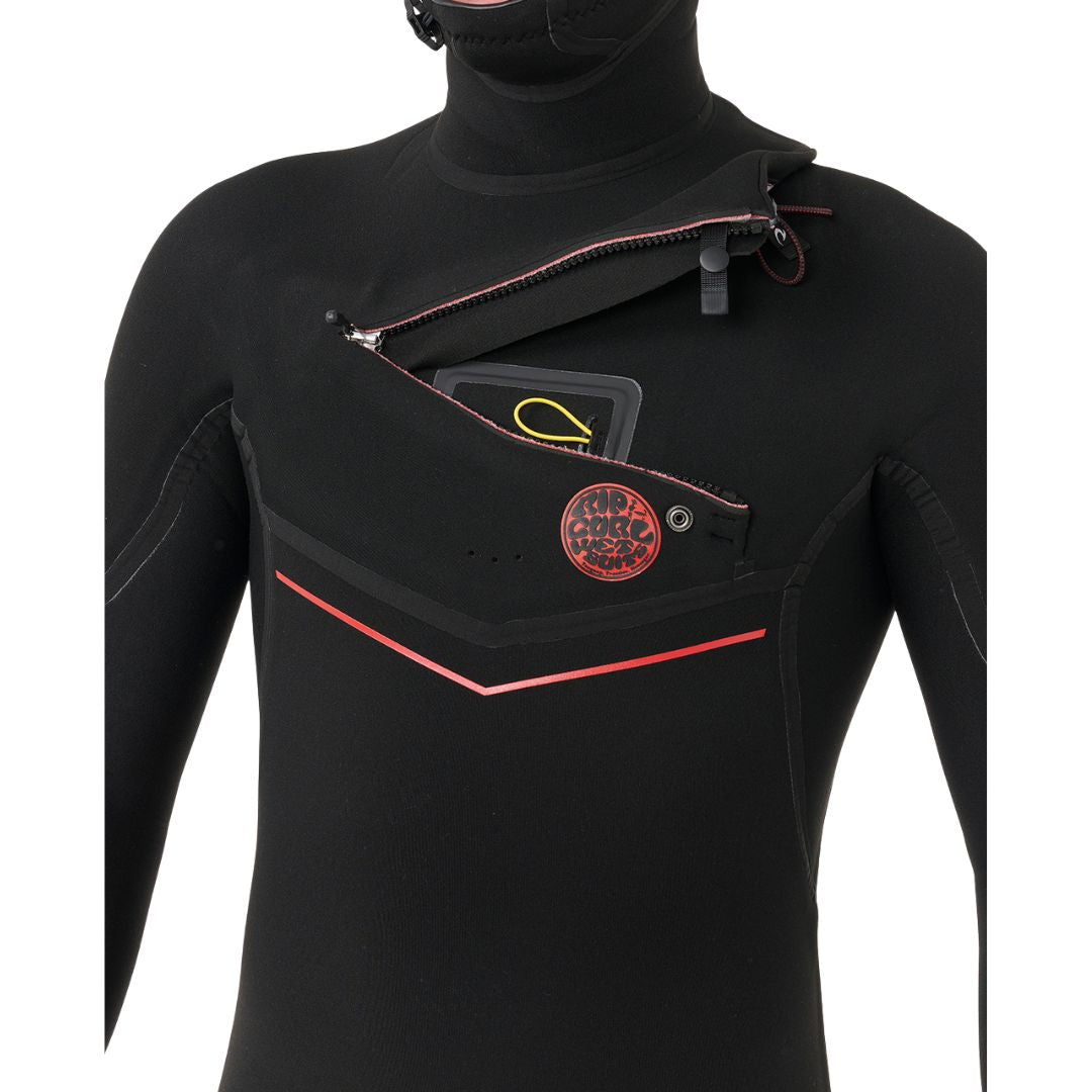 Detalle del pecho del traje Rip Curl F-Bomb Fusion con cremallera abierta y bolsillo interior visible