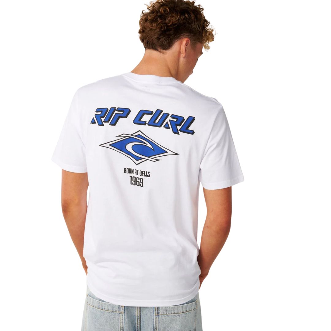 Camiseta Rip Curl Fade Out Icon Tee hombre color blanco, vista trasera completa, logo Rip Curl azul con diamante y año 1969.