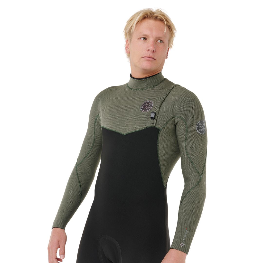 Vista tres cuartos del traje de neopreno Rip Curl Flashbomb Pro Zip Free 4/3 2026 en color Deep Cactus, mostrando diseño anatómico y sellado sin costuras