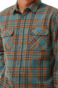 Hombre con la camisa de franela Rip Curl Griffin Flannel Shirt Bluestone pecho