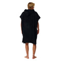Vista trasera del poncho Rip Curl Logo Hooded Towel color black mostrando el corte suelto y capucha amplia.