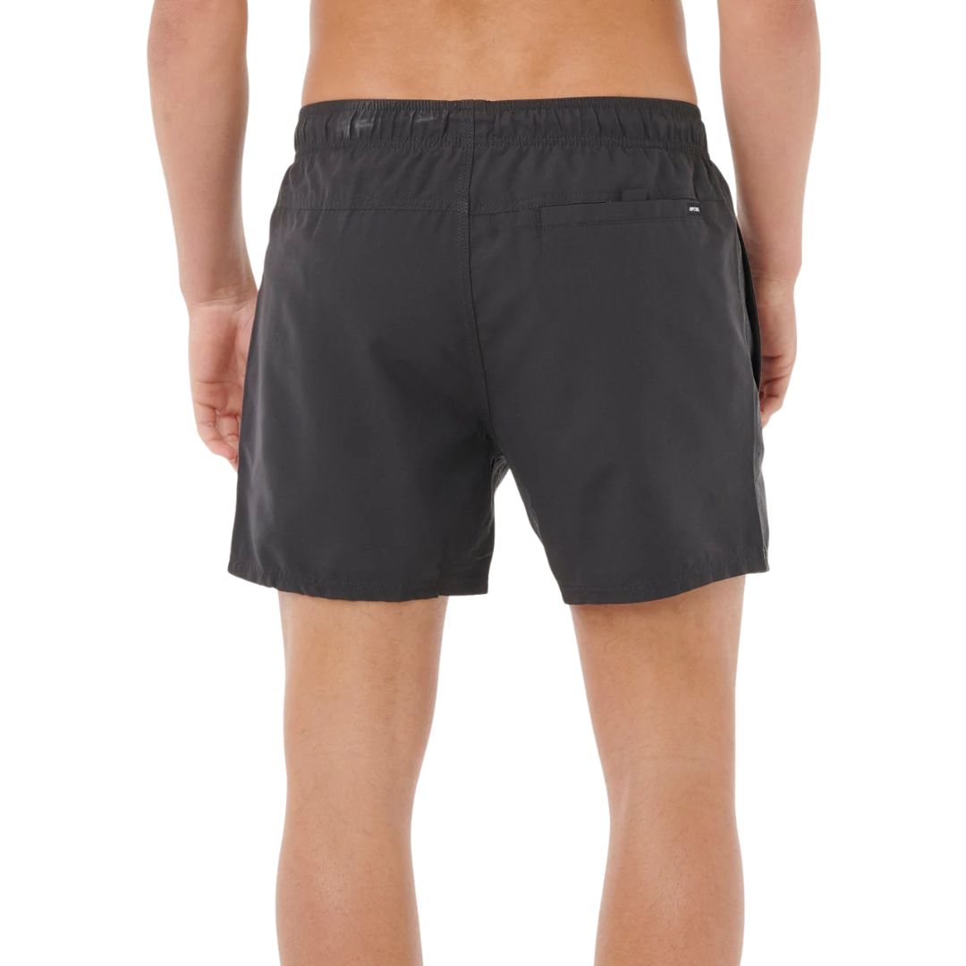 Bañador de surf hombre Rip Curl Offset Daily Volley negro, vista trasera, con bolsillo trasero de velcro y cintura elástica.