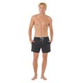 Bañador de surf hombre Rip Curl Offset Daily Volley negro, vista frontal completa, corte volley fit por encima de la rodilla con cordón blanco.