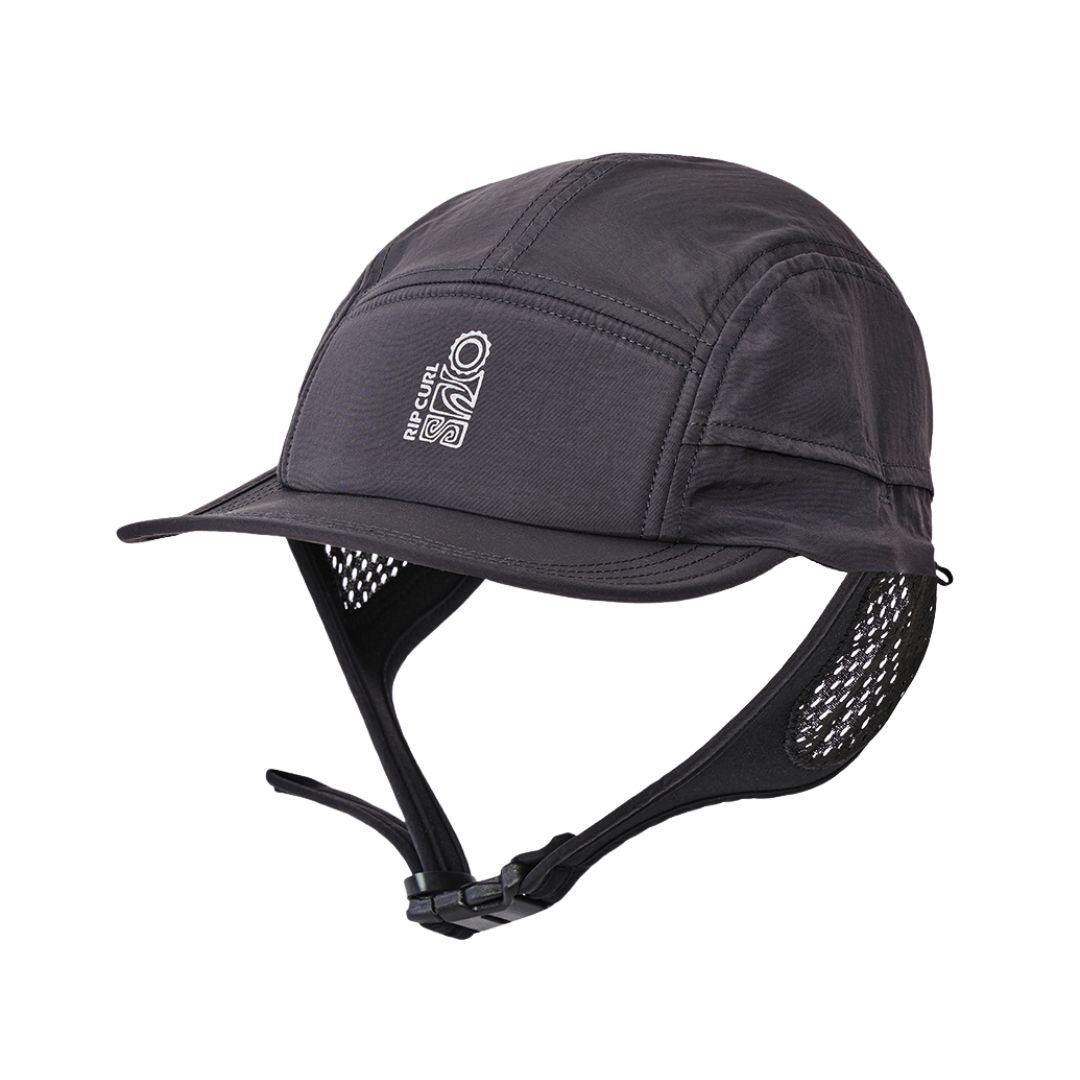 Gorra de surf Rip Curl S-Series en negro lavado sin solapa, vista lateral derecha con copa estructurada de 5 paneles, barboquejo ajustable y malla de ventilación lateral.
