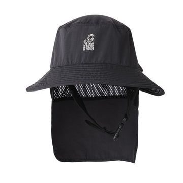 Sombrero de surf Rip Curl S-Series en negro, vista frontal con solapa de cuello extendida, ventilación de malla y barboquejo regulable visible.