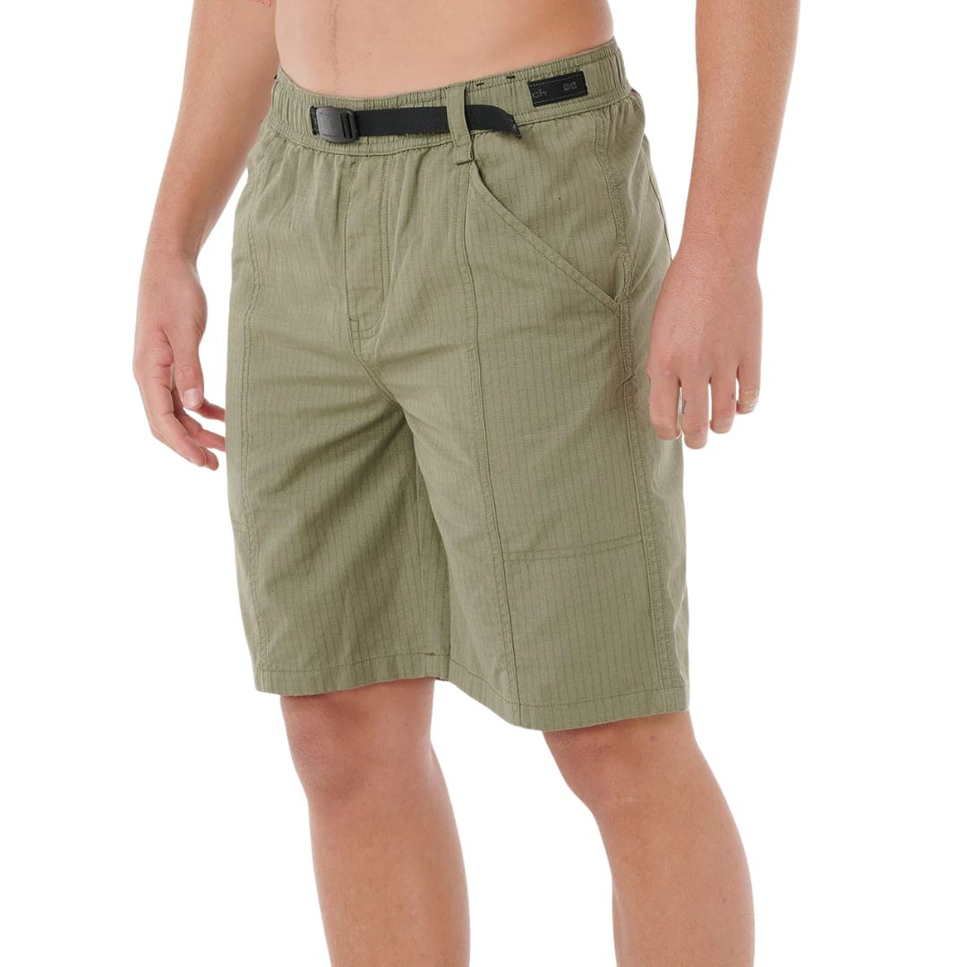 Bañador surf largo Rip Curl Search Destroy Volley 21 verde cactus, vista lateral con hebilla ajustable negra The Search y bolsillo delantero.