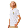 Vista lateral de la camiseta Rip Curl Search Icon Tee blanca con logotipo estampado en el pecho.
