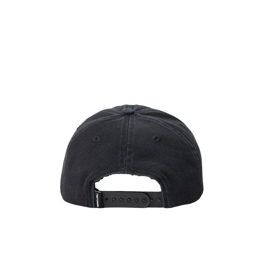Gorra Rip Curl Search SB Cap en black, vista trasera mostrando cierre ajustable.