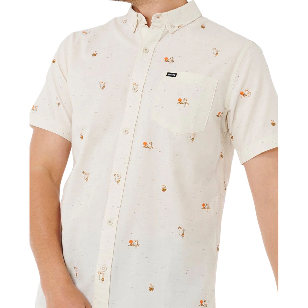 Rip Curl Skelly Breach camisa surf de manga corta off white detalle del tejido chambray con estampado tropical y bolsillo.