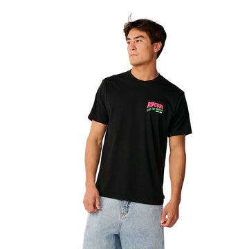 Camiseta Rip Curl Surf Trip Tee en Black, vista frontal con el logo "Live The Search Since 1969" estampado en el pecho.