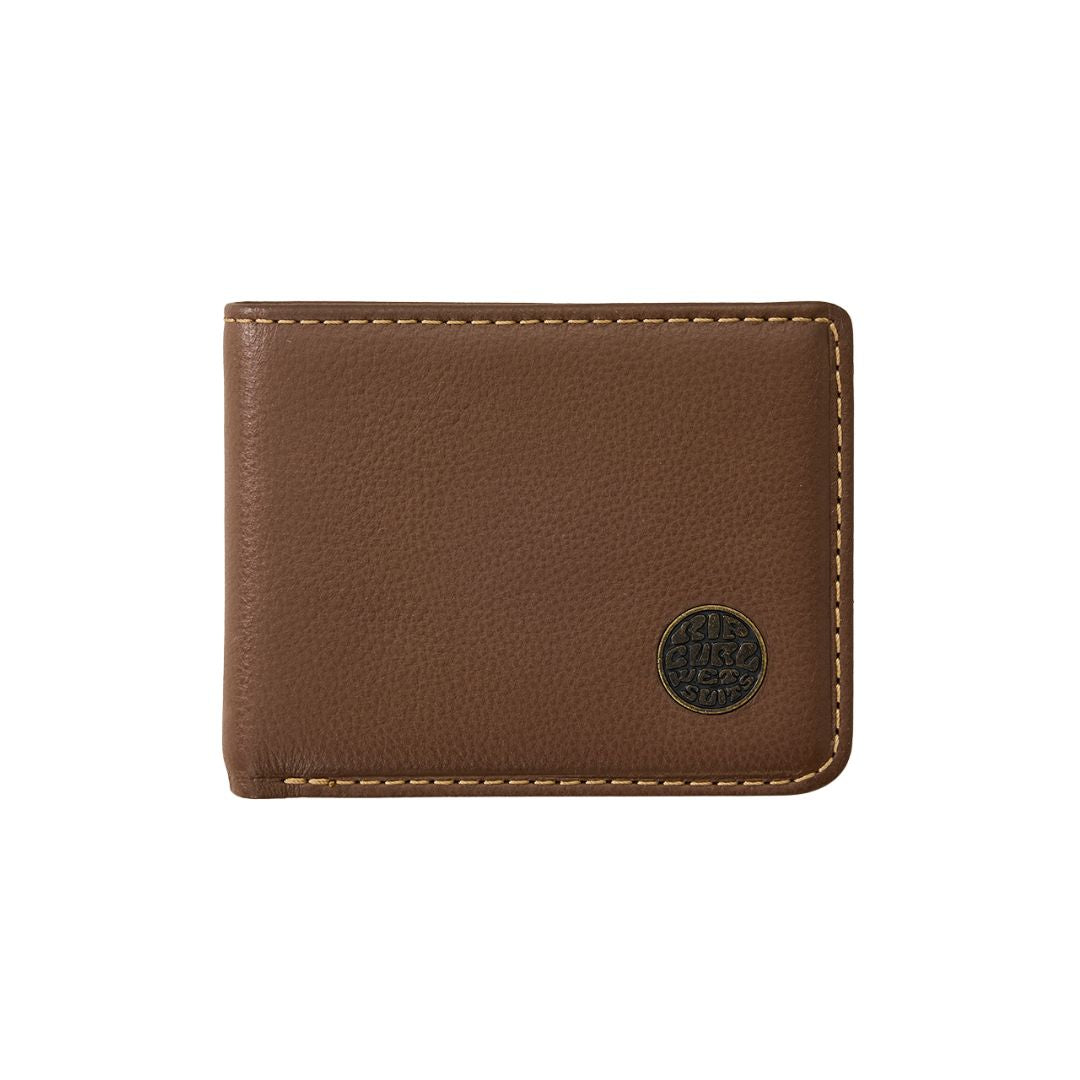 Cartera de piel Rip Curl Wetsuit Logo RFID All Day en color marrón, vista exterior con logotipo metálico.
