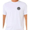 Rip Curl Wettie Icon S/S Tee camiseta blanca manga corta detalle logo Rip Curl Wetsuits en el pecho.