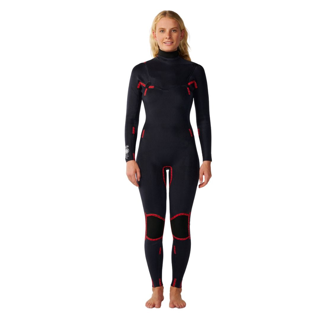 Forro interior del traje Rip Curl Dawn Patrol Pro Chest Zip 4/3, mostrado en color negro con ribetes rojos en costuras, vista frontal completa sobre el cuerpo.