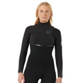 Traje de neopreno Rip Curl E-Bomb Zip Free 4/3 negro, vista lateral con los brazos cruzados, mostrando el logo Rip Curl y el detalle de estrella en la manga.