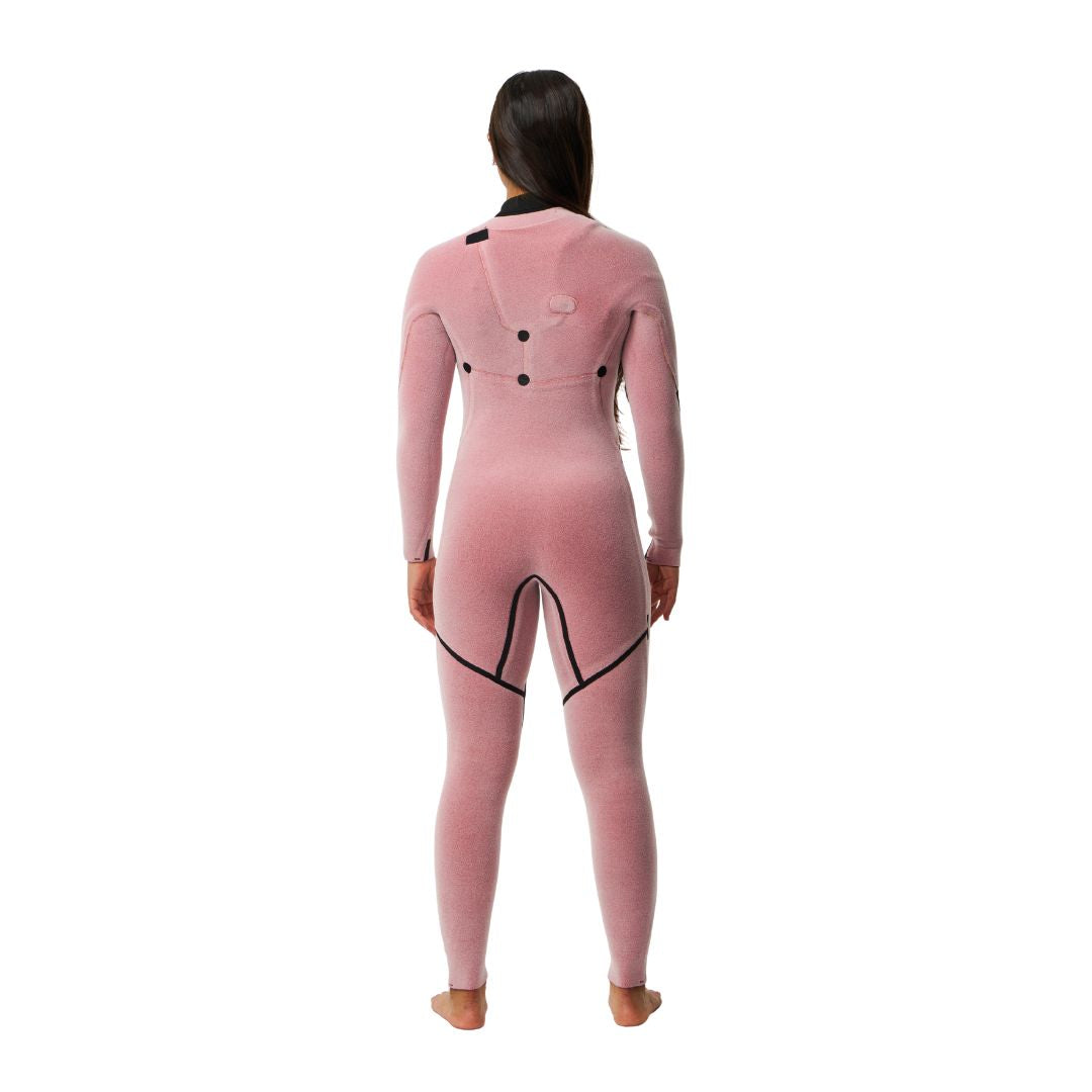 Forro interior Flash Lining del traje Rip Curl F-Bomb Fusion Chest Zip 4/3, vista trasera de la textura afelpada de secado rápido en tono rosa del forro.