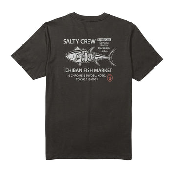 Camiseta negra Salty Crew Ichiban con diseño gráfico posterior inspirado en el mercado de pescado de Tokio; ilustración de un atún despiezado (Fresh Cuts) y texto "Ichiban Fish Market".