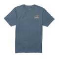 Camiseta Salty Crew Lurking S/S Tee color slate azul grisáceo vista frontal con pequeño gráfico de tiburón y logo Salty Crew en el pecho.