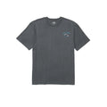 Camiseta charcoal Salty Crew Snag It Classic SS Tee vista frontal con logotipo gráfico en el pecho izquierdo.
