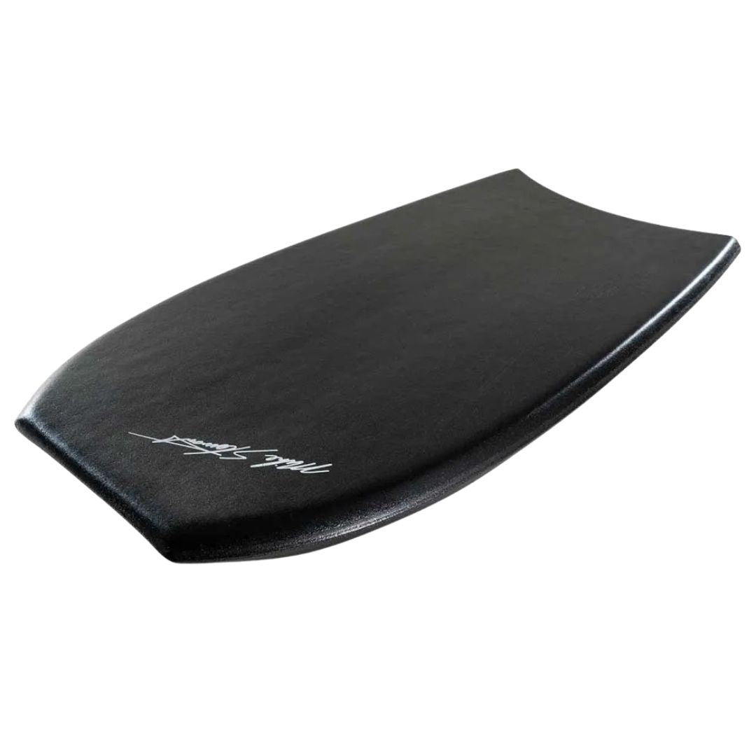 Tabla de bodyboard Science Mike 7-7 Black/White, vista frontal del slick negro con firma Mike Stewart en blanco en la zona superior y cantos negros.