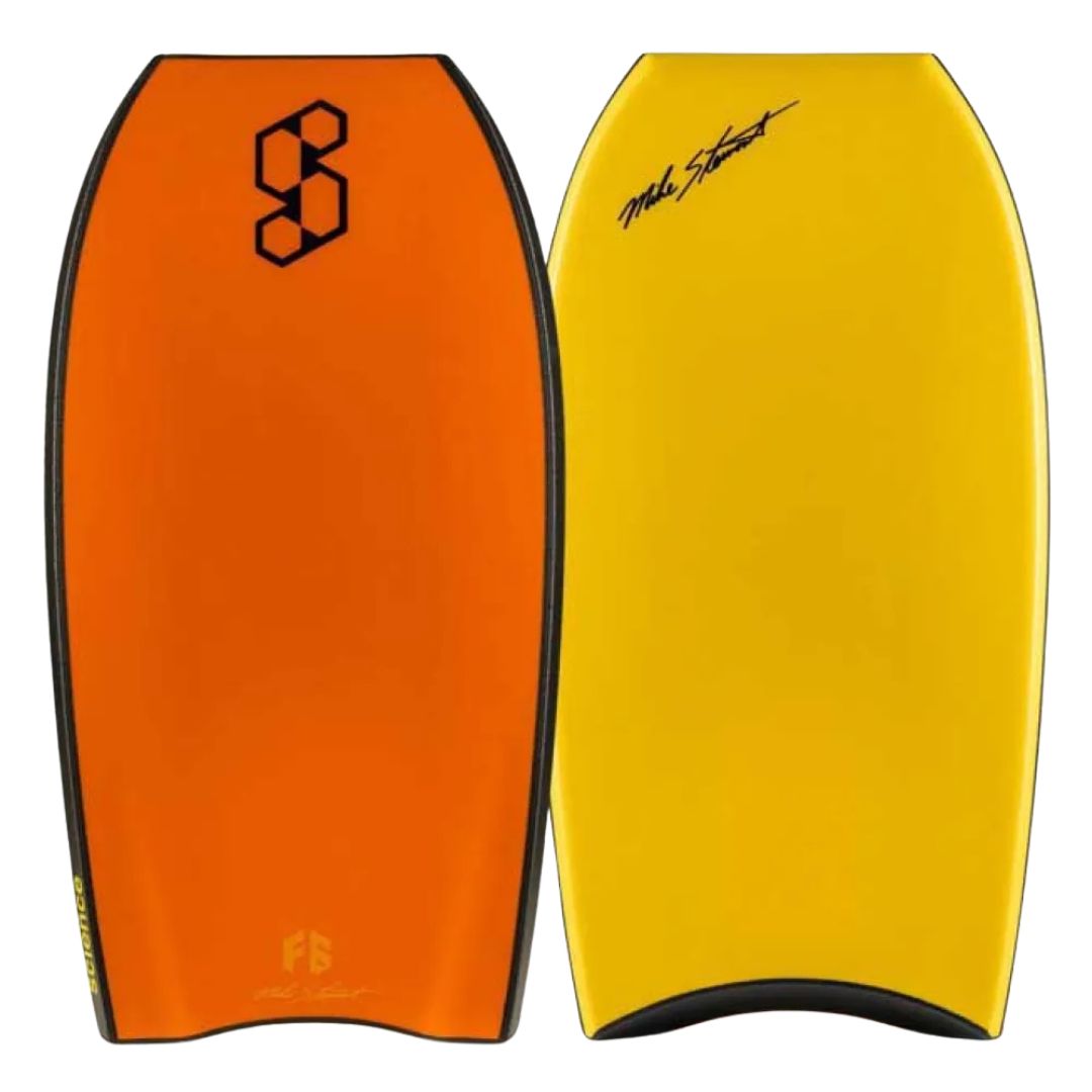 Tabla de bodyboard Science Mike 7-7 colorway Tangerine/Orange, vista frontal de deck naranja y slick amarillo con firma Mike Stewart, cola crescent tail negra.