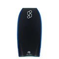 Tabla de bodyboard Science Pipe Stringer Emerald/Dark Grey, vista frontal del slick verde esmeralda con logo Science azul marino y cantos azul marino, cola crescent tail visible.