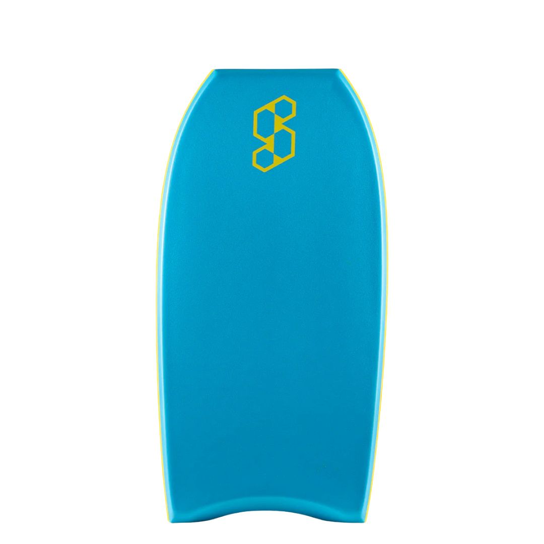 Tabla de bodyboard Science Pipe Stringer Aqua/White, vista frontal del slick blanco grisáceo con logo Science amarillo y cantos amarillo limón, cola crescent tail con detalle azul.