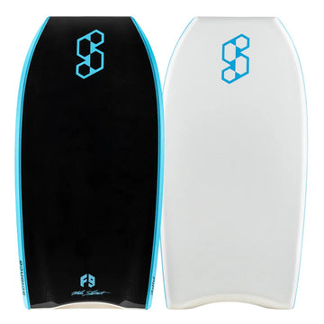 Tabla de bodyboard Science Pipe Stringer colorway White/Black, vista frontal de deck negro con logo Science azul cyan y slick blanco con cantos azul cyan, indicador F9 y firma Mike Stewart.