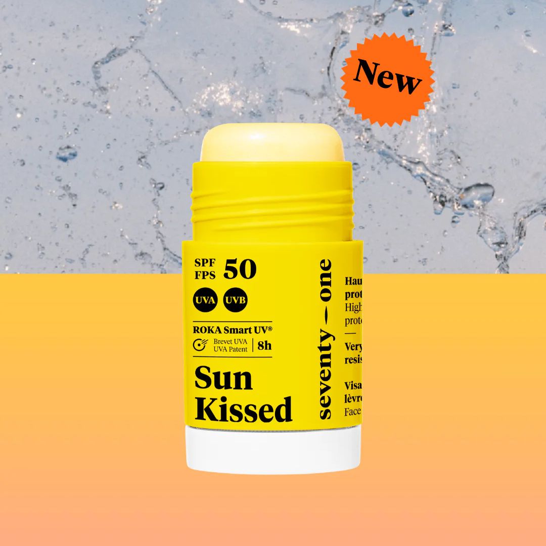 Protector solar stick invisible Seventy One Percent SPF50 resistente al agua formato abierto textura transparente.