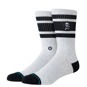 Stance Boyd Skull Crew heather grey, calcetines crew con diseño de calavera, rayas negras distintivas y talón y puntera en contraste negro.