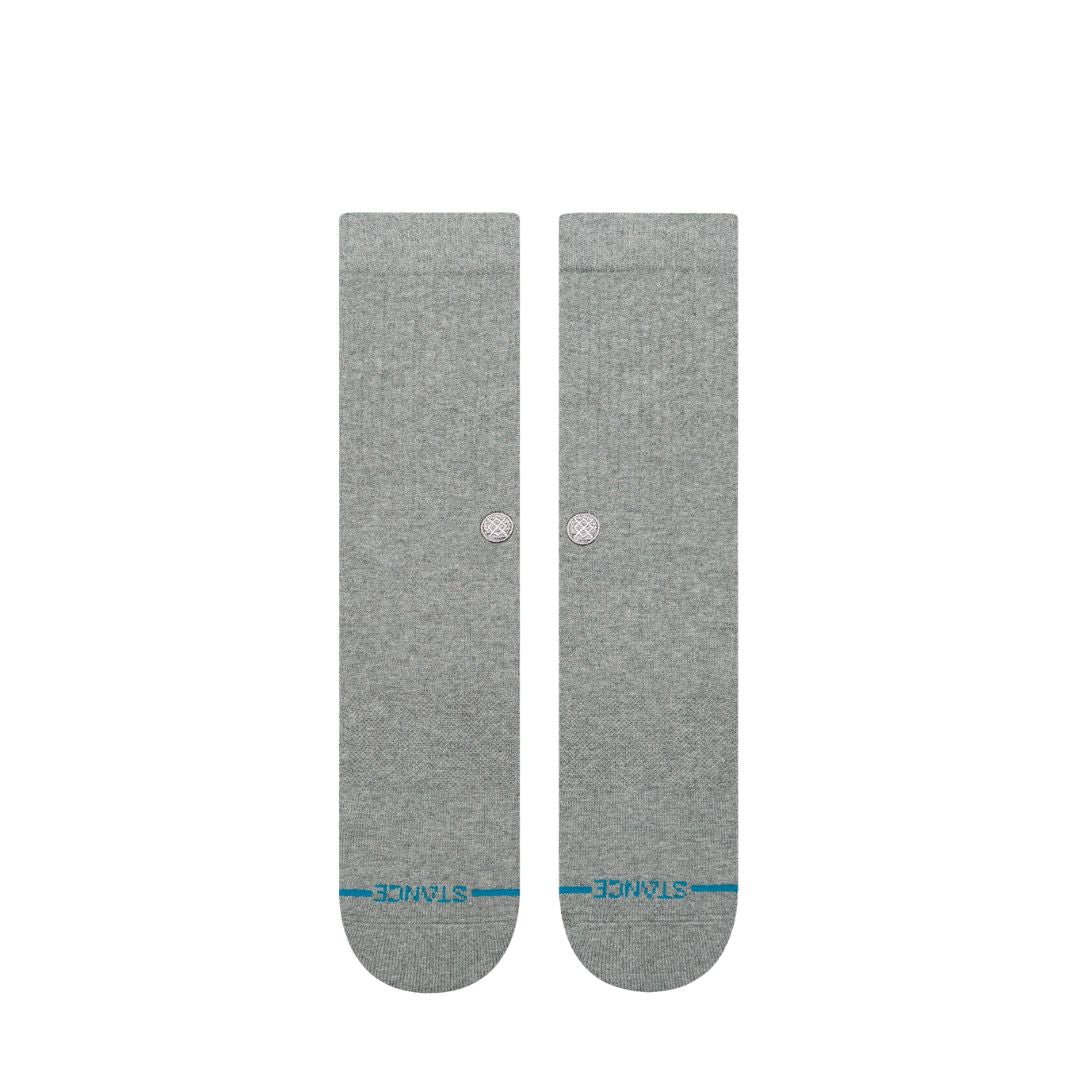 Calcetines Stance Icon Crew grey heather vista frontal, calcetines crew gris jaspeado con logo Stance bordado.