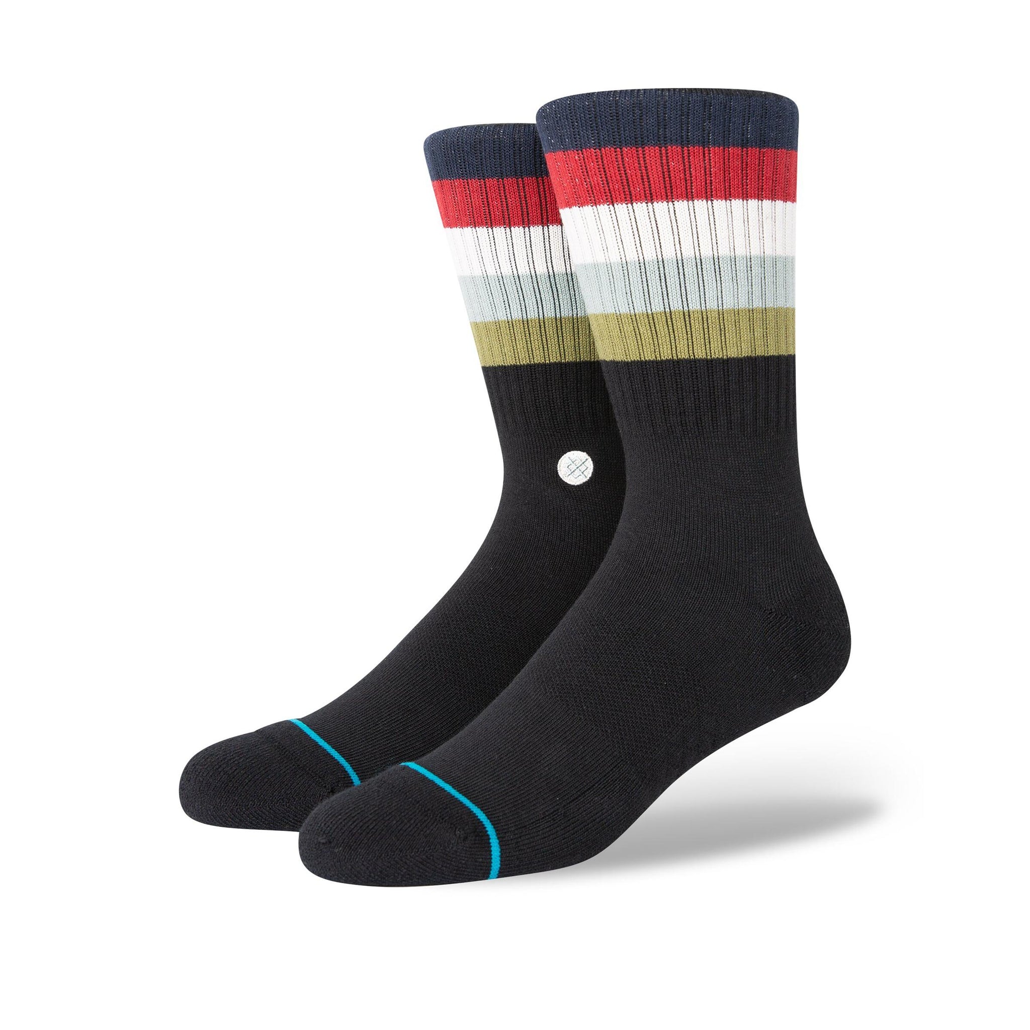 Calcetines STANCE MALIBOO CREW en color negro con rayas superiores en azul, rojo, blanco, gris claro y verde oliva. Diseño alto y detalle bordado en el lateral.