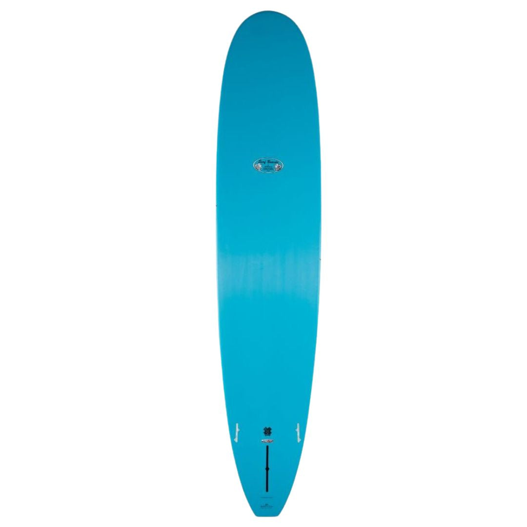 Tabla Surftech Takayama Noah Comp 9'0 vista inferior bottom azul, configuración 2+1 FCS II y cola square tail para longboard performance.