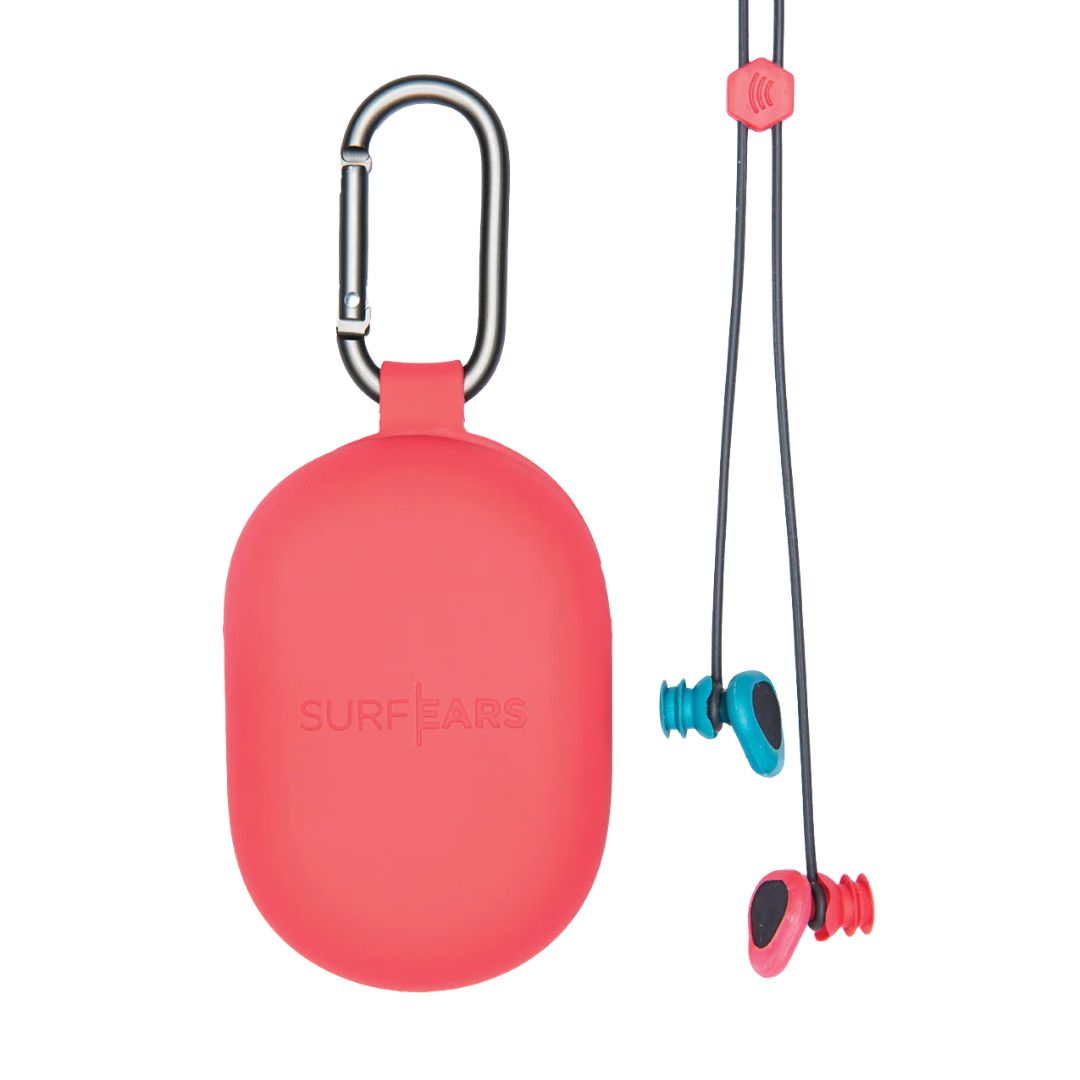 Kit completo tapones oídos surf niños SurfEars Junior 2.0 red teal: funda silicona roja con mosquetón, tapón teal y rojo con malla acústica y cordón desmontable.