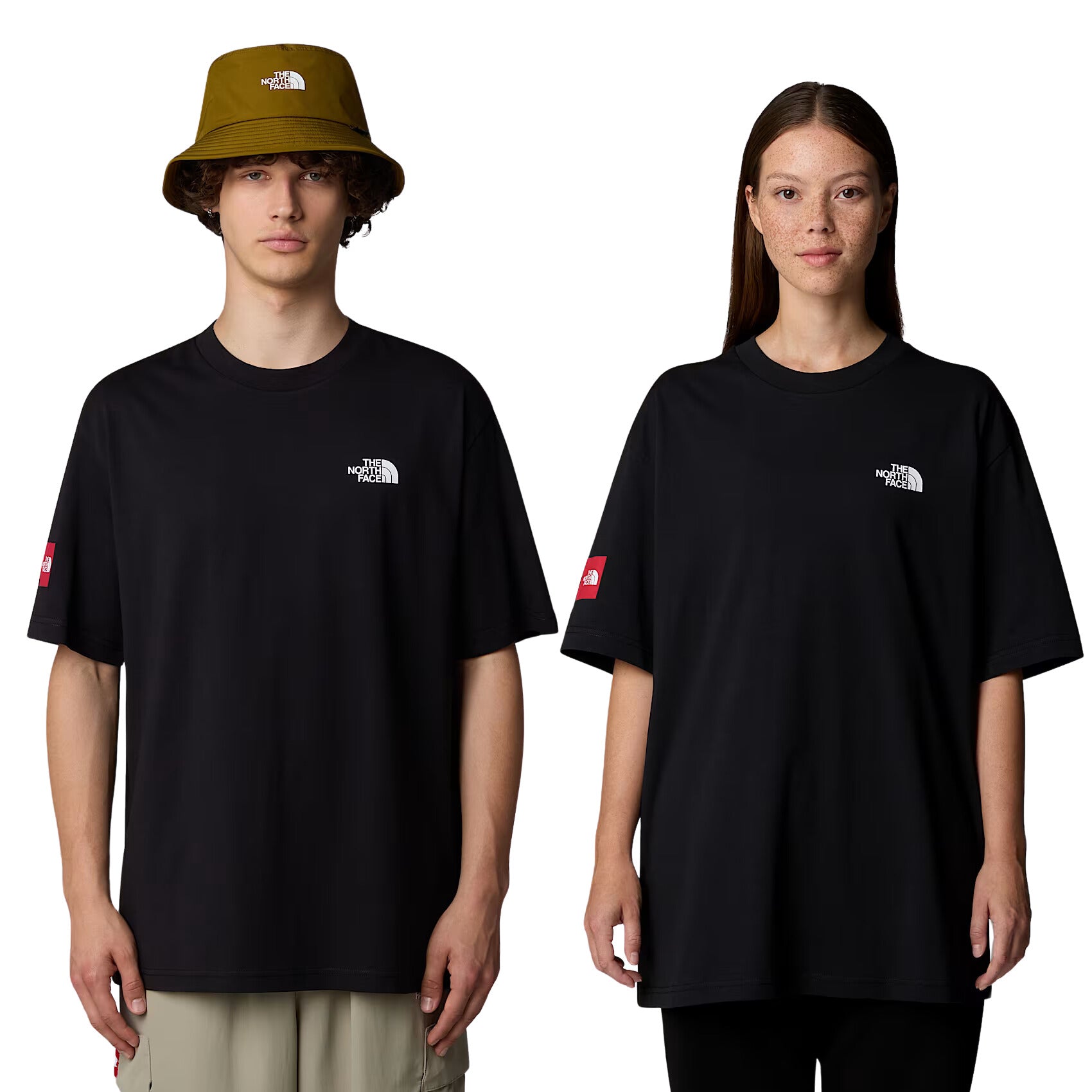 Mujer y hombre con la camiseta The North Face AXYS S/S Tee