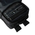 Interior del compartimento organizador de la mochila THE NORTH FACE Base Camp Voyager Daypack Black Asphalt Grey con bolsillos para accesorios.