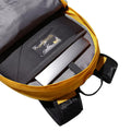 Interior de la mochila The North Face Borealis Classic en color Summit Gold con compartimento para portátil