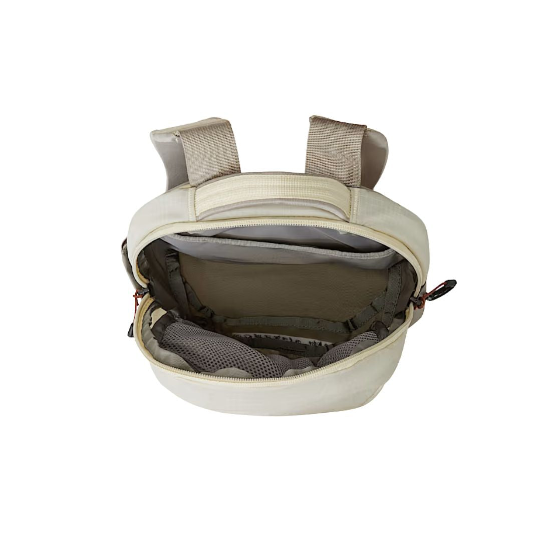 Vista superior abierta de la mochila THE NORTH FACE Borealis Mini 10L Desert Stone Stone Slab Ember Soil mostrando el compartimento principal.
