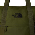 Logo bordado de The North Face en el bolso Borealis Tote en color Forest Olive.