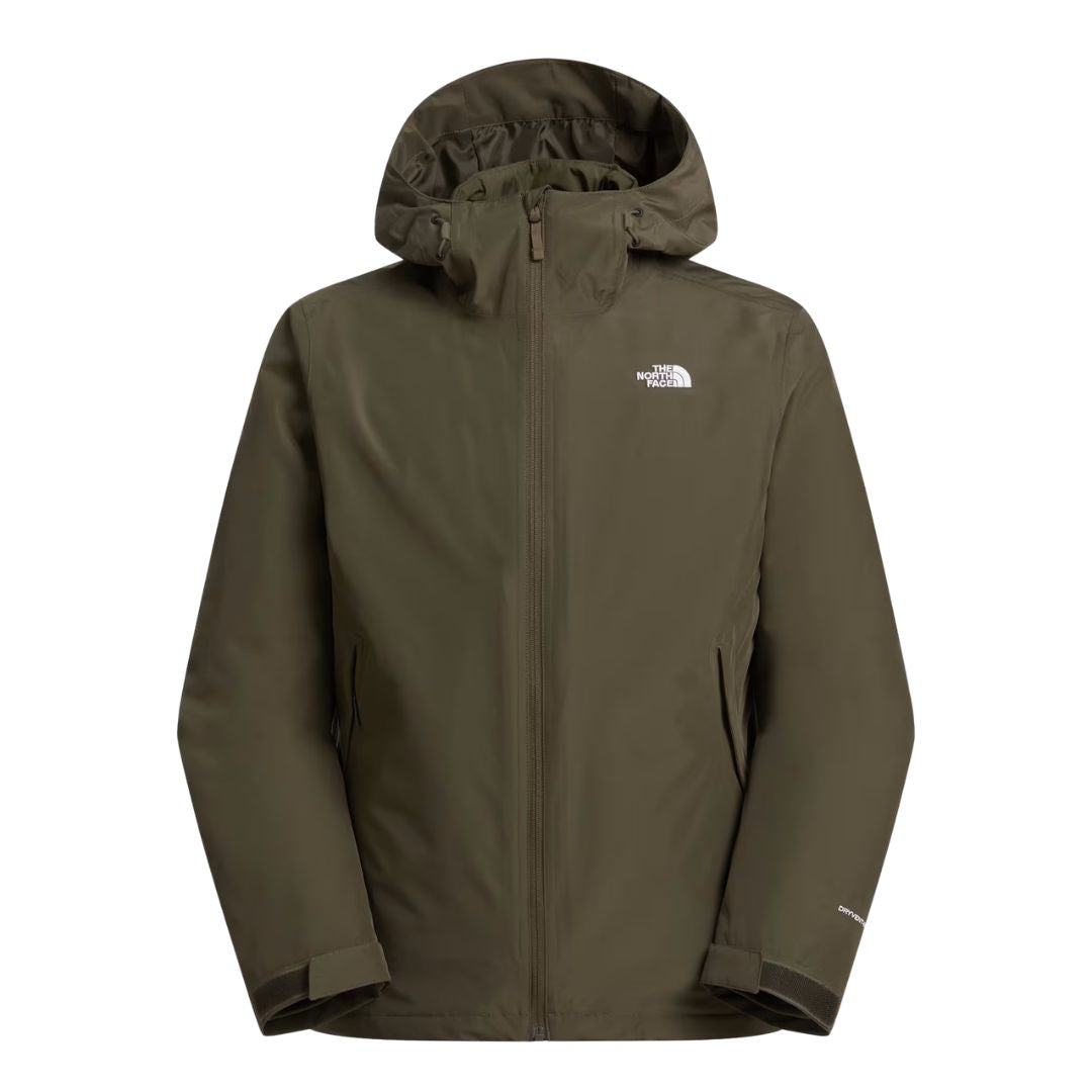 Vista frontal de la chaqueta exterior The North Face Carto Mono Triclimate en New Taupe Green completamente cerrada, con capucha y etiqueta DryVent en la manga.