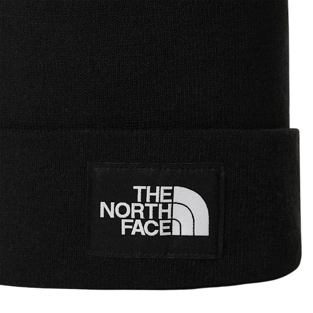 Gorro The North Face Dock Worker Recycled Beanie TNF Black visto de perfil sobre modelo