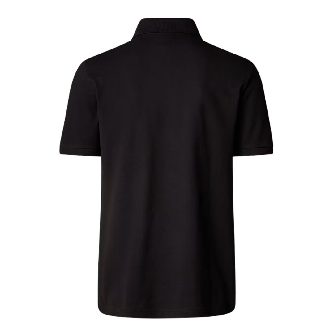 Parte trasera del polo negro The North Face Essential Polo Tee sin modelo.