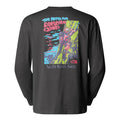 Camiseta de manga larga unisex The North Face Expedition Celebration en color anthracite grey, vista frontal sobre fondo blanco.