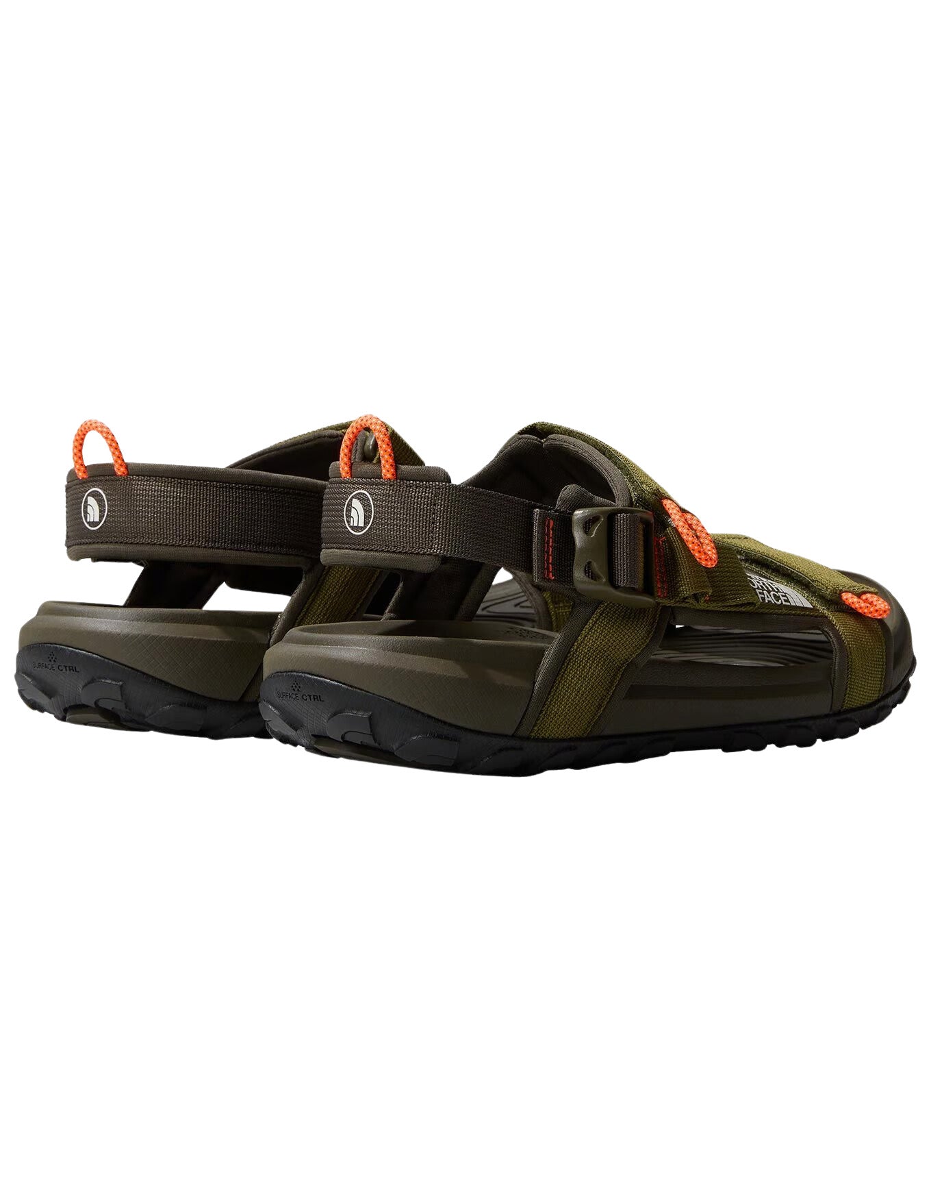 Vista trasera de las sandalias The North Face Explore Camp Sandal con detalles de diseño en color Forest Olive.