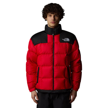 Hombre con la Chaqueta The North Face Lhotse Roja