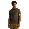 Polo The North Face Men's Premium Slim Polo en color New Taupe Green.